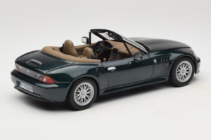 BMW Z3 Roadster 2.8 Dark Green Dealer Edition UT Models 1:18 80439411713 Diecast — photo 3 of 8