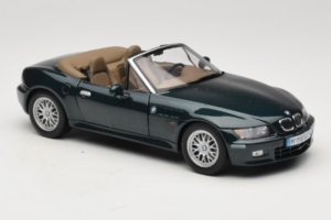 BMW Z3 Roadster 2.8 Dark Green Dealer Edition UT Models 1:18 80439411713 Diecast — photo 6 of 8