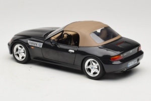 BMW Z3 Roadster Green Dealer Edition UT Models 1:18 80439411711 Diecast — photo 7 of 8