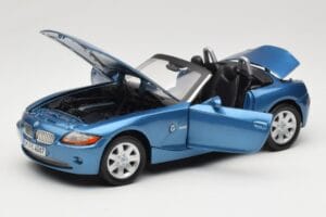 BMW Z4 E85 Blue Metallic Motormax 1:18 73144 Diecast — photo 2 of 8