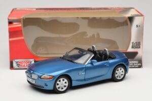 BMW Z4 E85 Blue Metallic Motormax 1:18 73144 Diecast — photo 8 of 8