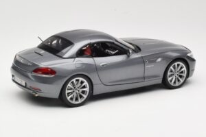 BMW Z4 E89 sDrive 35i Space Grey Metallic Kyosho 1:18 80432147085 Diecast — photo 3 of 8