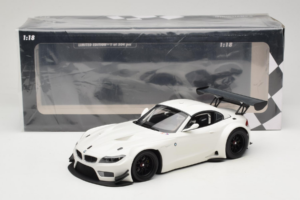 BMW Z4 GT3 E89 White Minichamps 1:18 151122301 Diecast — photo 6 of 6