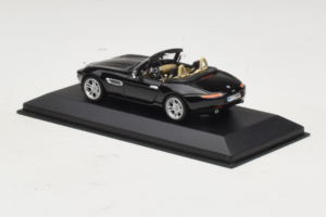 BMW Z8 Cabriolet Black Minichamps 1:43 80420026607-R1 Diecast — photo 3 of 4