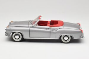 Borgward Isabella Cabriolet Silver Revell 1:18 8411 Diecast — photo 4 of 8