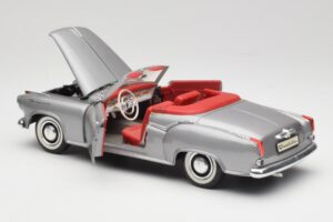 Borgward Isabella Cabriolet Silver Revell 1:18 8411 Diecast — photo 5 of 8
