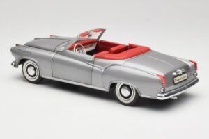 Borgward Isabella Cabriolet Silver Revell 1:18 8411 Diecast — photo 7 of 8