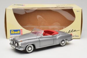Borgward Isabella Cabriolet Silver Revell 1:18 8411 Diecast — photo 8 of 8