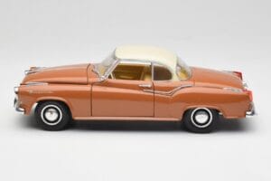 Borgward Isabella Coupe Bronze White Revell 1:18 08982 Diecast — photo 4 of 8
