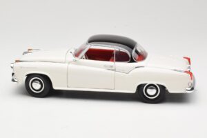 Borgward Isabella Coupe White Revell 1:18 08982-W1 Diecast — photo 4 of 8
