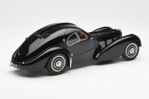 Bugatti 57SC Atlantic Black CMC 1:18 M-085 Diecast — photo 2 of 6