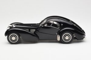 Bugatti 57SC Atlantic Black CMC 1:18 M-085 Diecast — photo 3 of 6