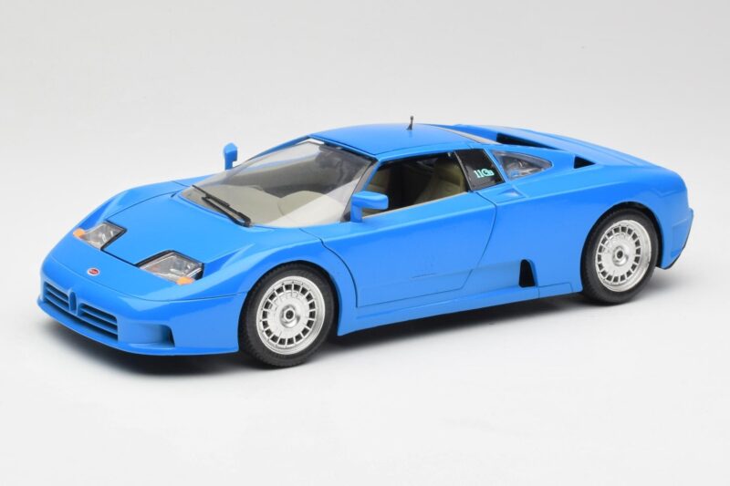 Bugatti EB110 Blue Bburago 1:18 3035 Diecast