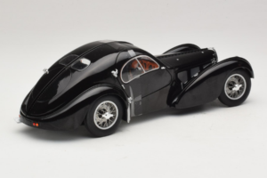 Bugatti Type 57 SC Atlantic Black Solido 1:18 S1802101 Diecast — photo 2 of 6