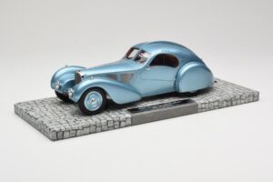 Bugatti Type 57SC Atlantic Blue Minichamps 1:18 107110320 Diecast