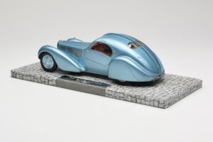 Bugatti Type 57SC Atlantic Blue Minichamps 1:18 107110320 Diecast — photo 5 of 6