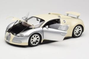 Bugatti Veyron Edition Centenaire Chrome Beige Minichamps 1:18 100110854 Diecast — photo 2 of 8