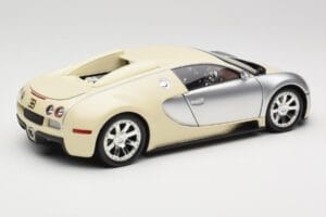 Bugatti Veyron Edition Centenaire Chrome Beige Minichamps 1:18 100110854 Diecast — photo 3 of 8