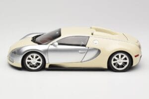 Bugatti Veyron Edition Centenaire Chrome Beige Minichamps 1:18 100110854 Diecast — photo 4 of 8