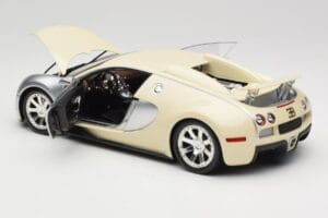 Bugatti Veyron Edition Centenaire Chrome Beige Minichamps 1:18 100110854 Diecast — photo 5 of 8