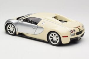 Bugatti Veyron Edition Centenaire Chrome Beige Minichamps 1:18 100110854 Diecast — photo 7 of 8