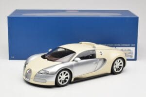 Bugatti Veyron Edition Centenaire Chrome Beige Minichamps 1:18 100110854 Diecast — photo 8 of 8