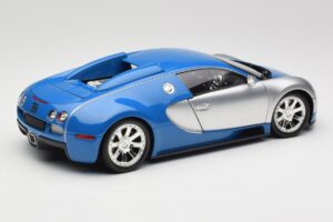 Bugatti Veyron Edition Centenaire Chrome Blue Minichamps 1:18 100110850 Diecast — photo 3 of 8