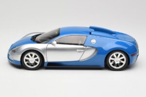 Bugatti Veyron Edition Centenaire Chrome Blue Minichamps 1:18 100110850 Diecast — photo 4 of 8