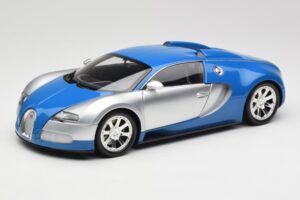 Bugatti Veyron Edition Centenaire Chrome Blue Minichamps 1:18 100110850 Diecast