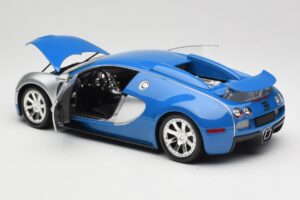 Bugatti Veyron Edition Centenaire Chrome Blue Minichamps 1:18 100110850 Diecast — photo 5 of 8