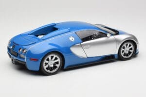 Bugatti Veyron Edition Centenaire Chrome Blue Minichamps 1:18 100110850-O Diecast — photo 3 of 7