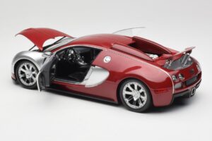 Bugatti Veyron Edition Centenaire Chrome Red Minichamps 1:18 100110851-O Diecast — photo 5 of 8