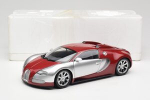 Bugatti Veyron Edition Centenaire Chrome Red Minichamps 1:18 100110851-O Diecast — photo 8 of 8