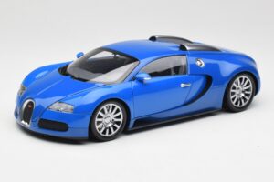 Bugatti Veyron Light Blue Dark Blue Minichamps 1:18 100110821 Diecast
