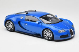 Bugatti Veyron Light Blue Dark Blue Minichamps 1:18 100110821 Diecast — photo 6 of 8