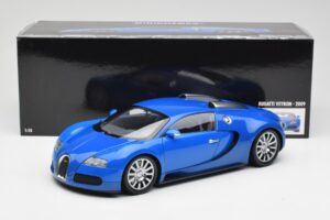Bugatti Veyron Light Blue Dark Blue Minichamps 1:18 100110821 Diecast — photo 8 of 8