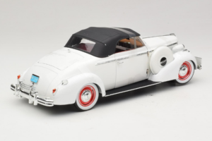 Buick Century Convertible Coupe White Signature Models 1:18 18131 Diecast — photo 2 of 6