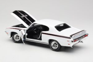Buick GSX White American Muscle 1:18 AMM1322/06 Diecast — photo 5 of 8