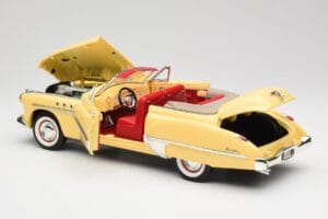 Buick Roadmaster Chrome Yellow Motormax 1:18 23124646-M17 Diecast — photo 5 of 8