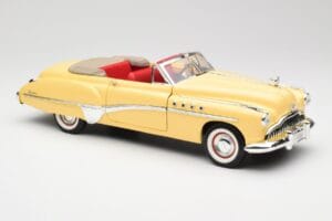 Buick Roadmaster Chrome Yellow Motormax 1:18 23124646-M17 Diecast — photo 6 of 8