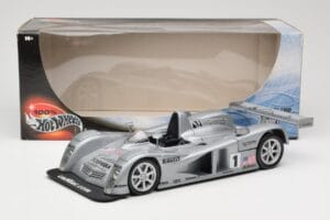 Cadillac Northstar LMP #1 24 Hours of Le Mans 2000 Hot Wheels 1:18 29225 Diecast — photo 8 of 8