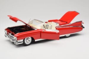 Cadillac Eldorado Biarritz Bolero Red Maisto 1:18 31813 Diecast — photo 2 of 8
