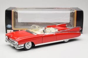 Cadillac Eldorado Biarritz Bolero Red Maisto 1:18 31813 Diecast — photo 8 of 8