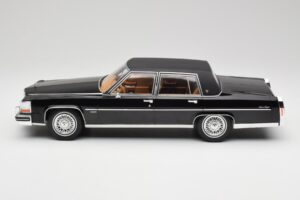Cadillac Fleetwood Brougham Black MCG 1:18 MCG18250 Diecast — photo 3 of 6