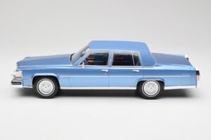 Cadillac Fleetwood Brougham Blue Metallic MCG 1:18 MCG18252 Diecast — photo 3 of 6