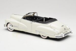 Cadillac Series 62 Convertible White Anson 1:18 30335 Diecast — photo 7 of 8