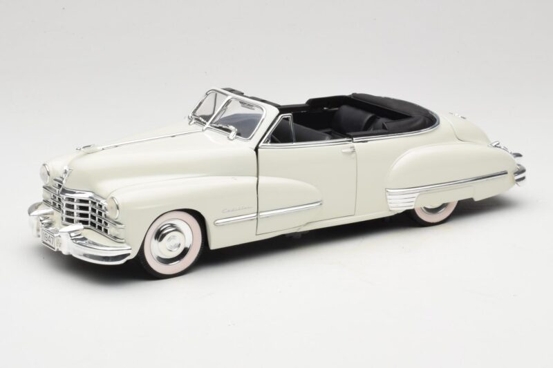 Cadillac Series 62 Convertible White Anson 1:18 30335 Diecast