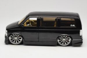 Chevrolet Astro Van Tuned Black Jada 1:18 63122 Diecast — photo 4 of 8