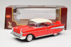 Chevrolet Bel Air Matador Red & India Ivory Road Legends 1:18 92109 Diecast — photo 8 of 8