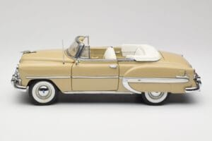Chevrolet Bel Air Convertible Cream Sun Star 1:18 1623 Diecast — photo 4 of 8